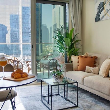 Vera Residences By Damac I 1Br Luxury Aparthotel Дубай Екстериор снимка
